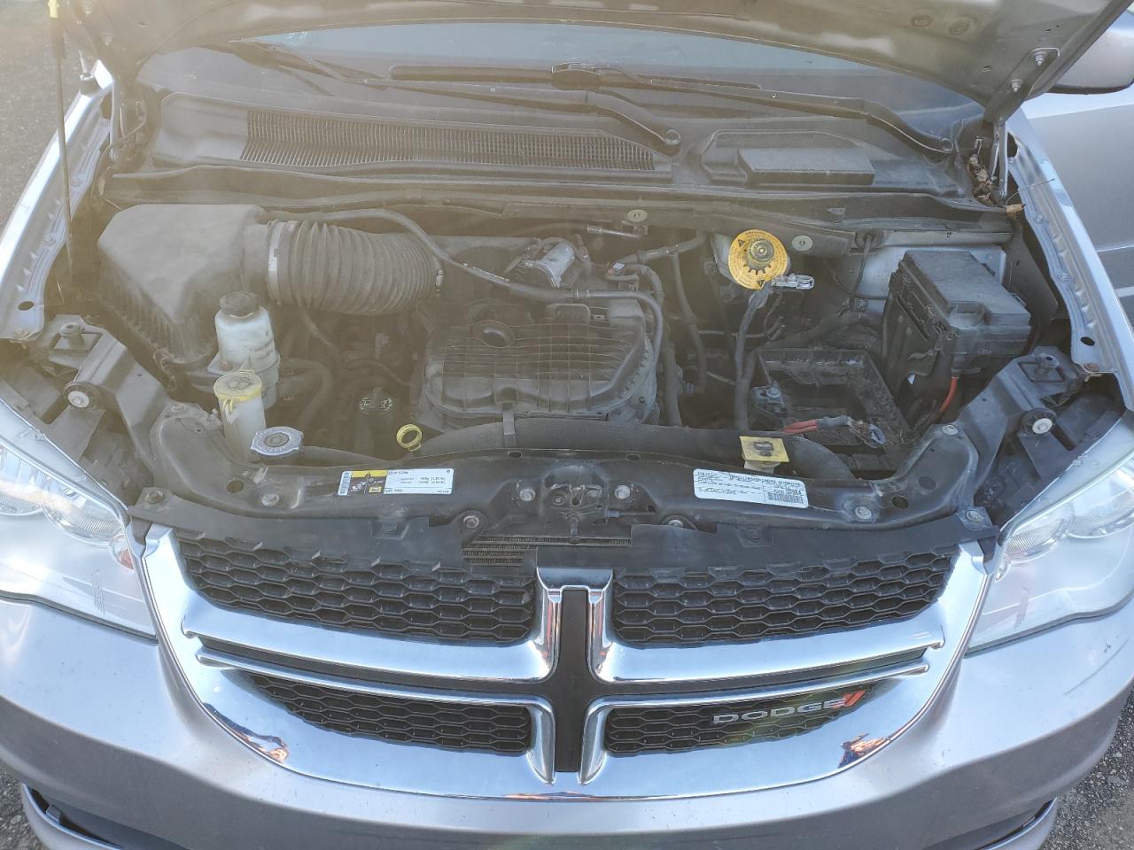2016 Dodge Caravan - Image 12