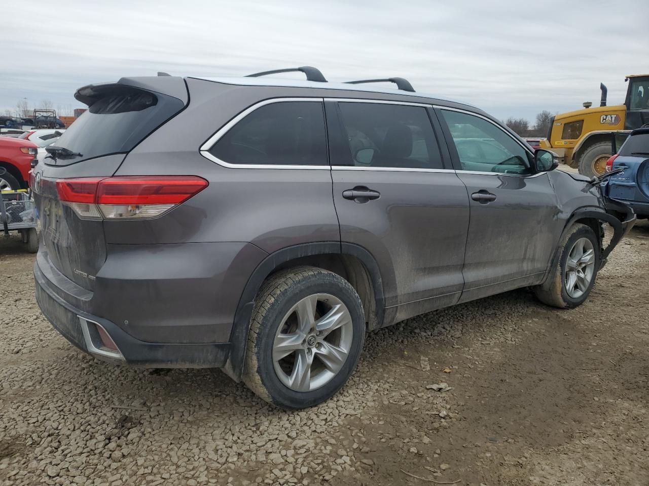 2017 Toyota Highlander - Image 3
