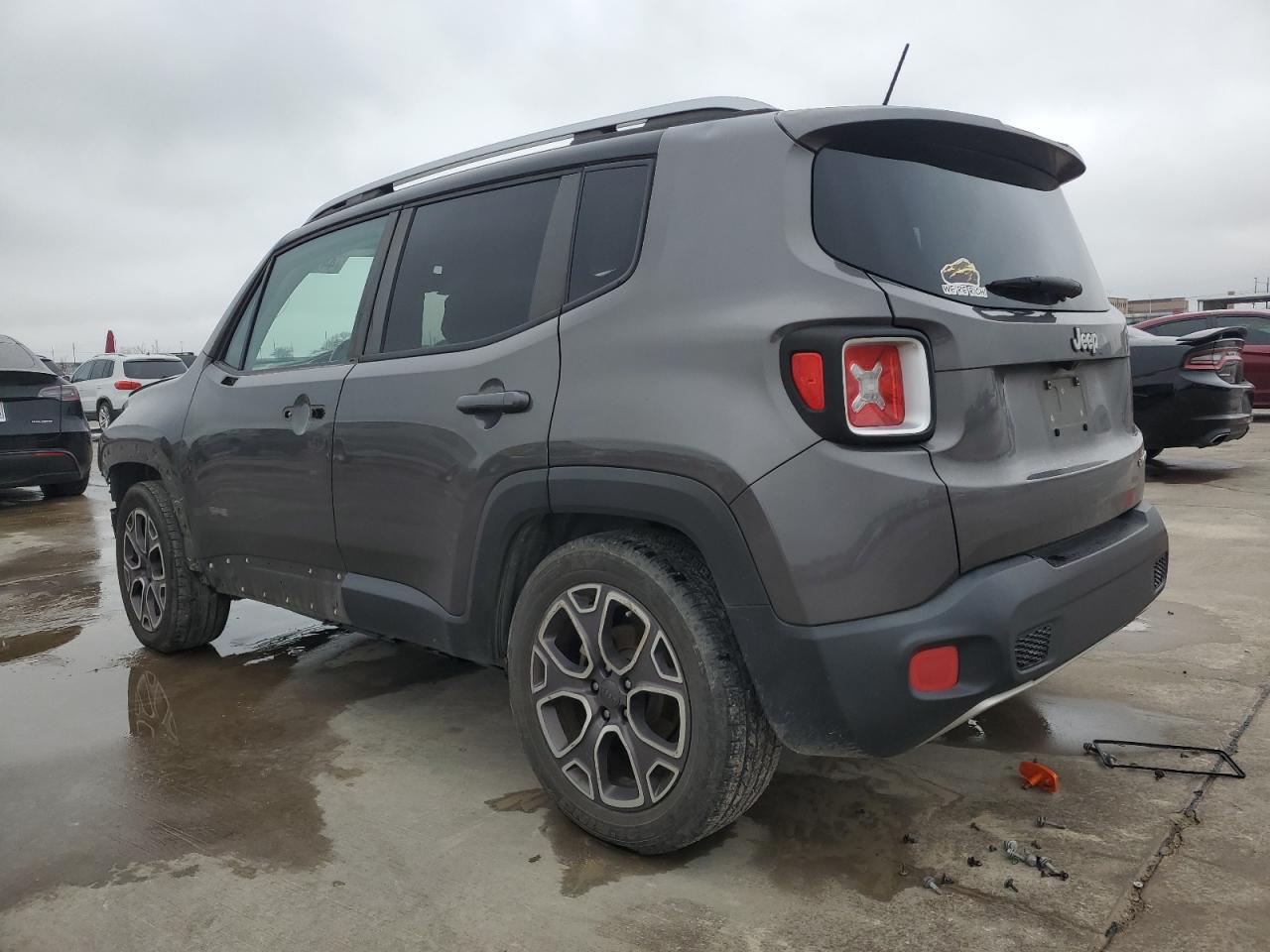 2016 Jeep Renegade - Image 2