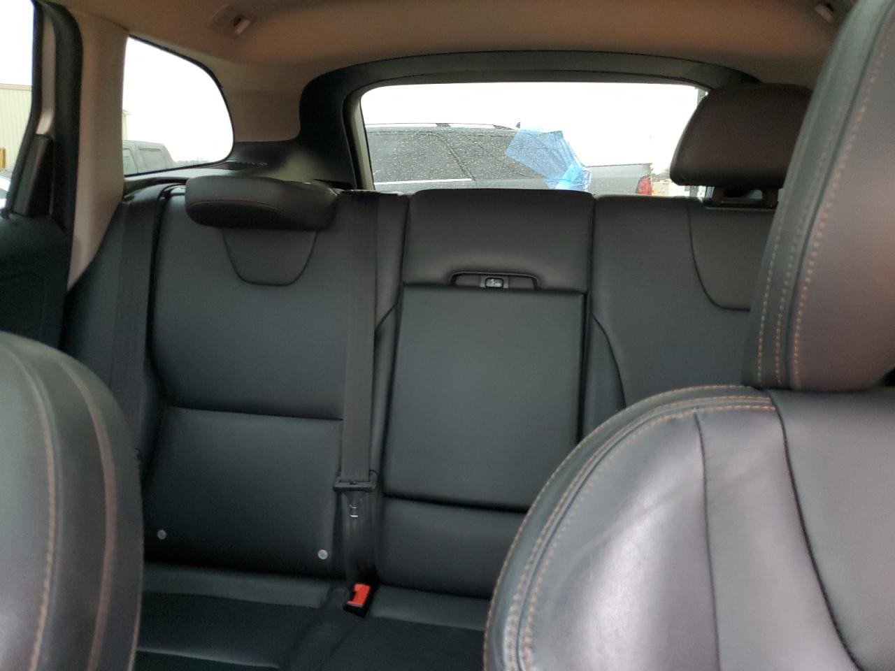 2017 Volvo XC60 - Image 10