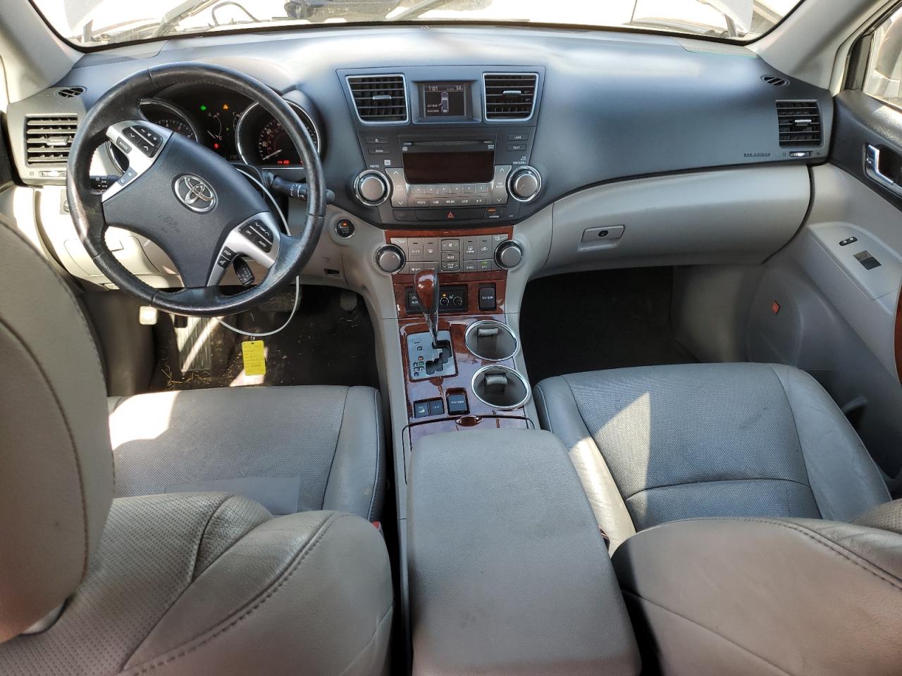2011 Toyota Highlander - Image 8