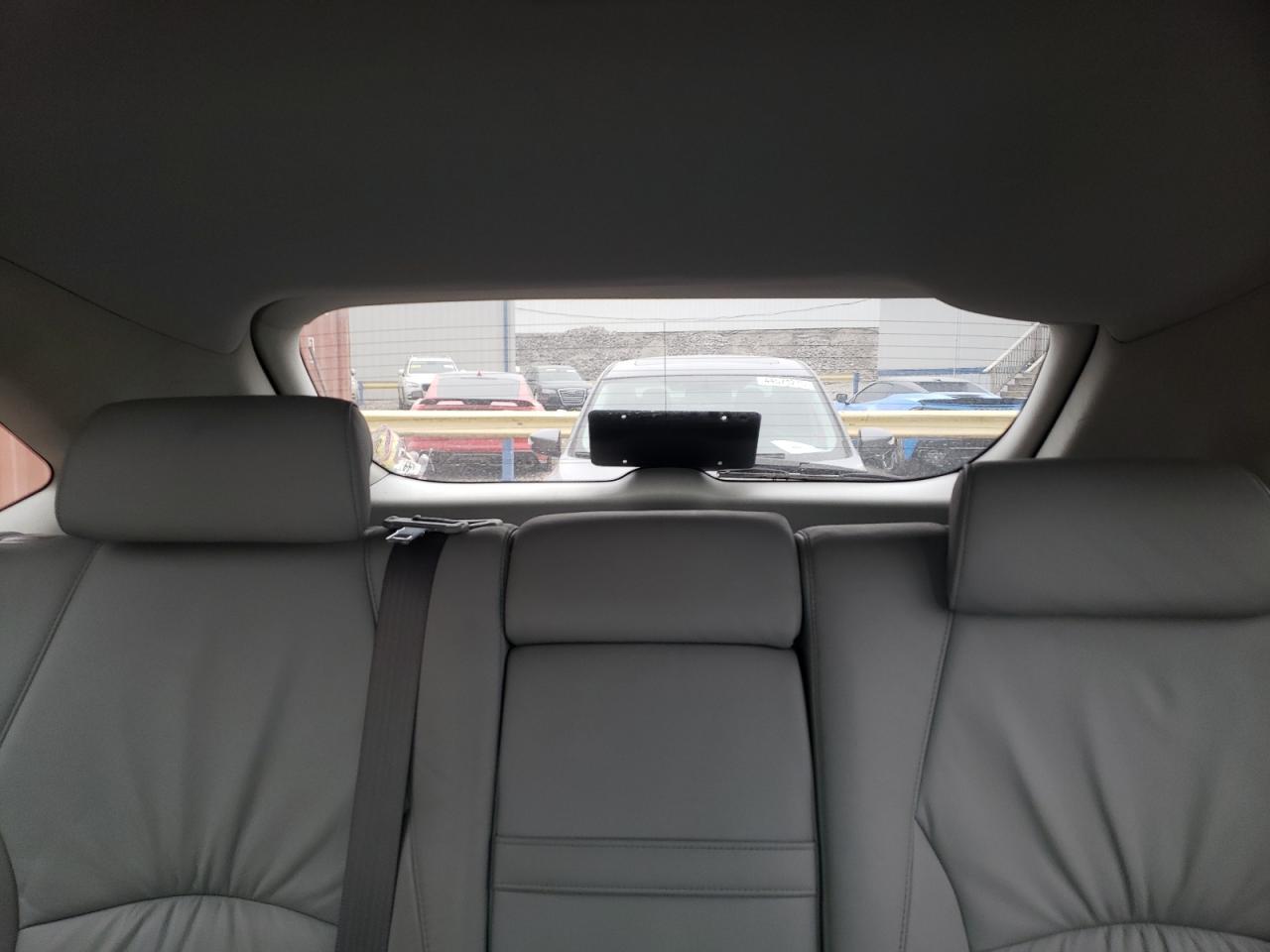 2005 Lexus RX - Image 10