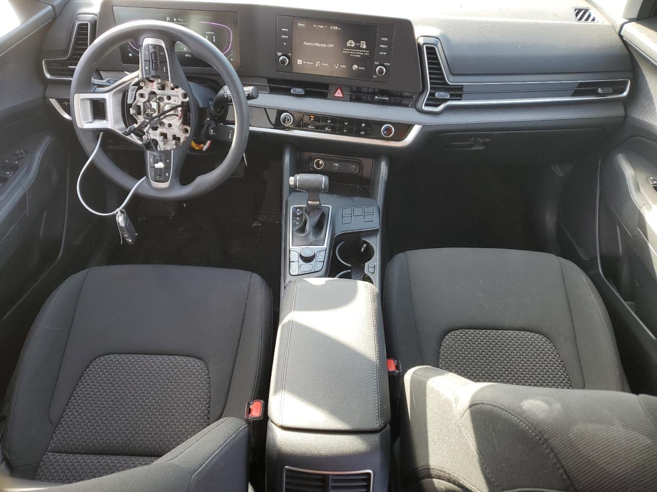 2024 Kia Sportage - Image 8