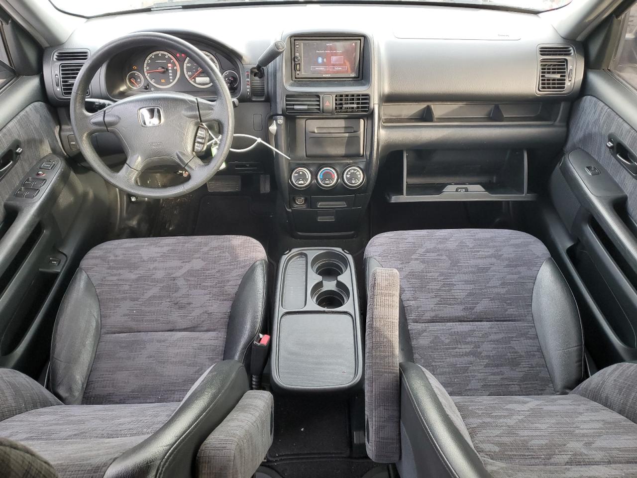 2004 Honda CR-V - Image 8