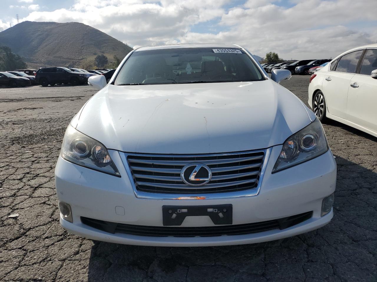 2011 Lexus ES - Image 5