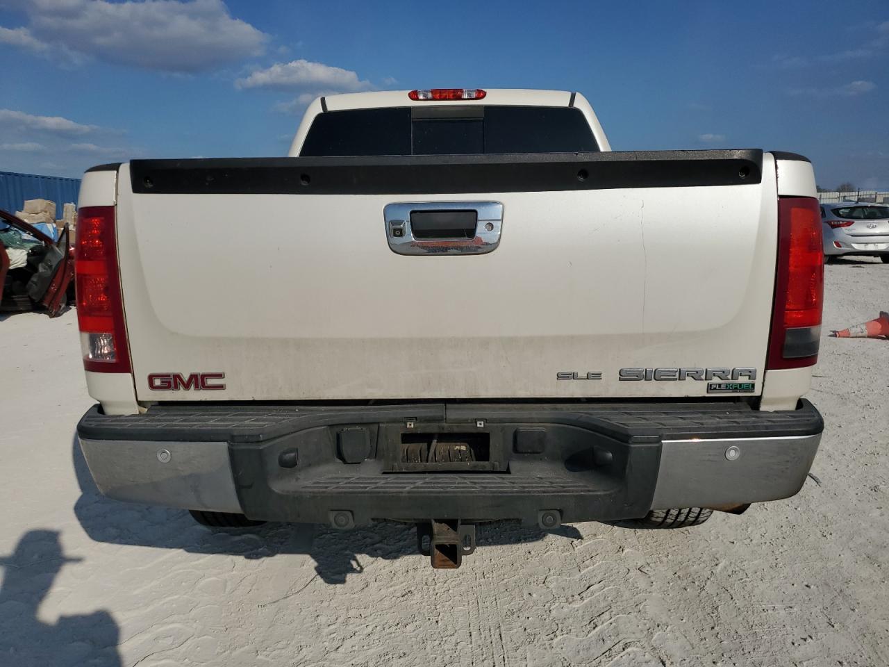 2011 GMC Sierra - Image 6