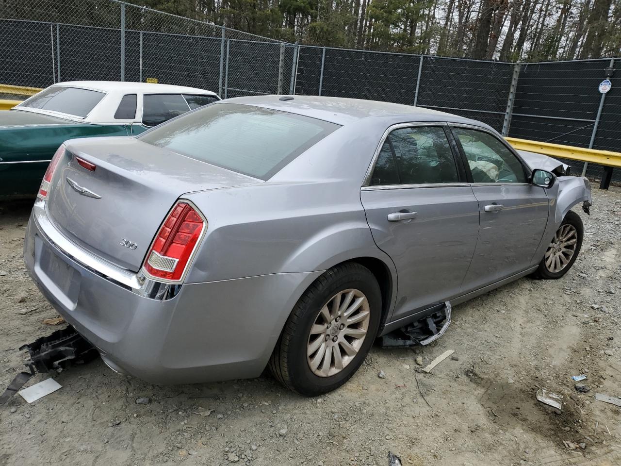2014 Chrysler 300 - Image 3