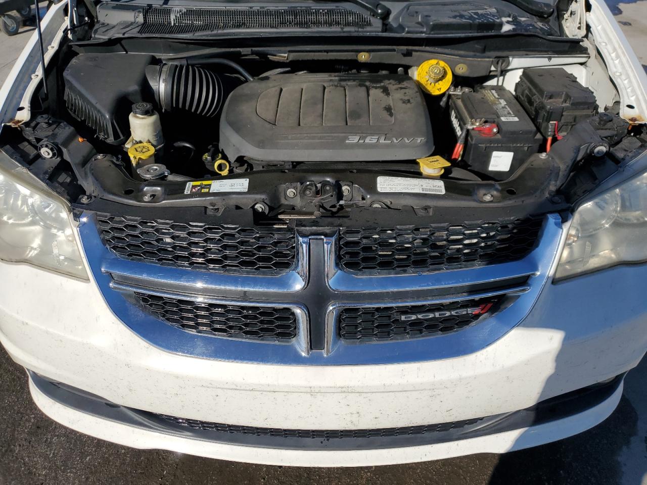 2013 Dodge Caravan - Image 12
