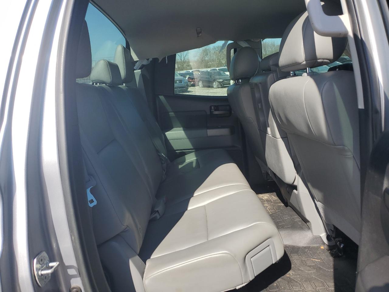 2013 Toyota Tundra - Image 11