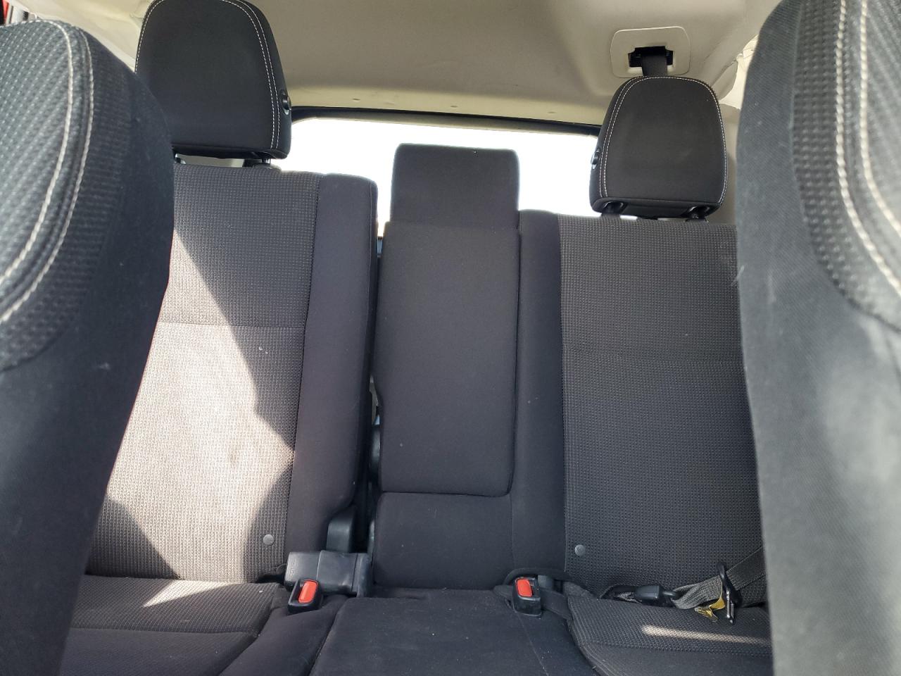 2017 Toyota RAV 4 - Image 10