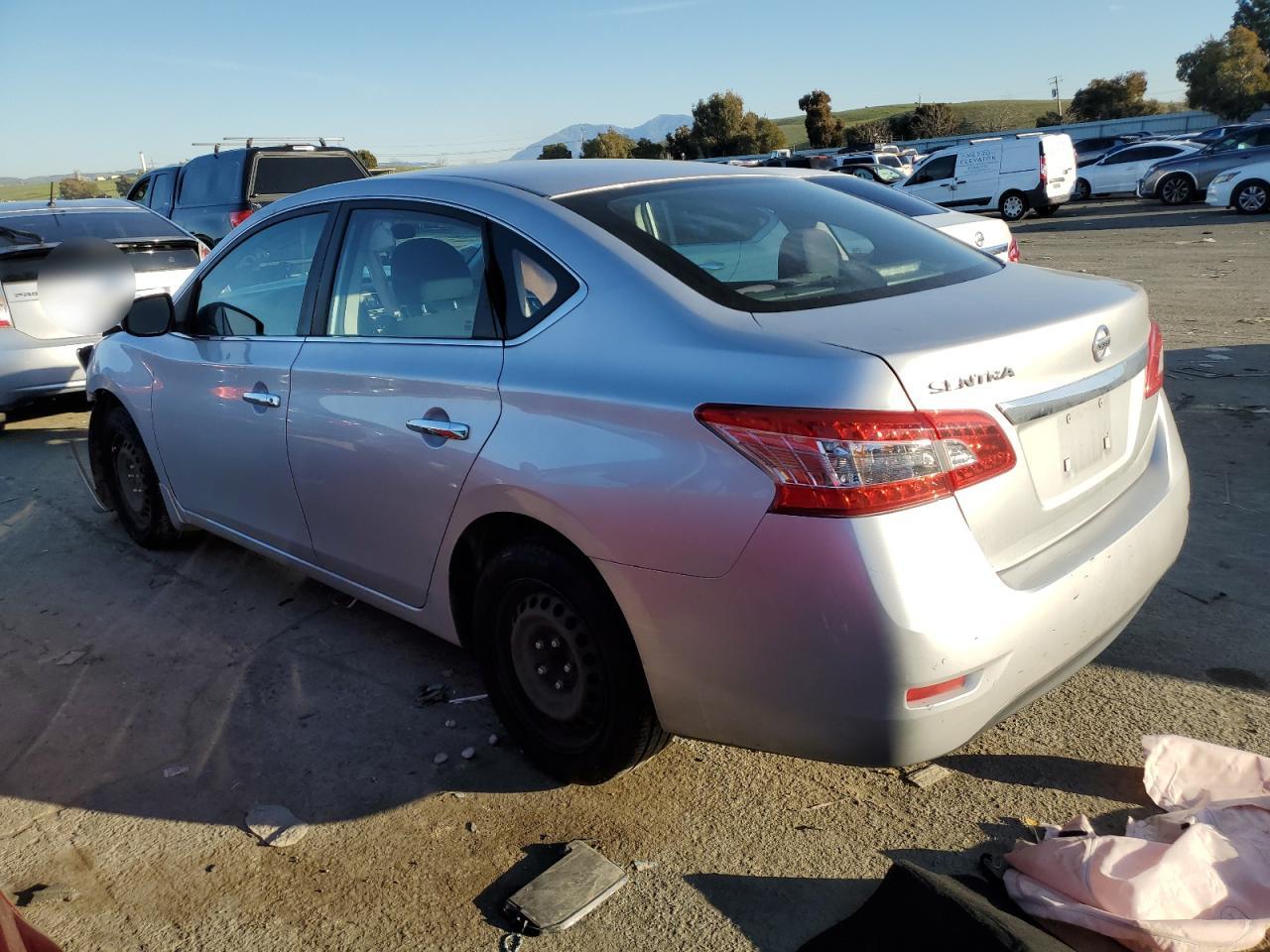 2015 Nissan Sentra - Image 2