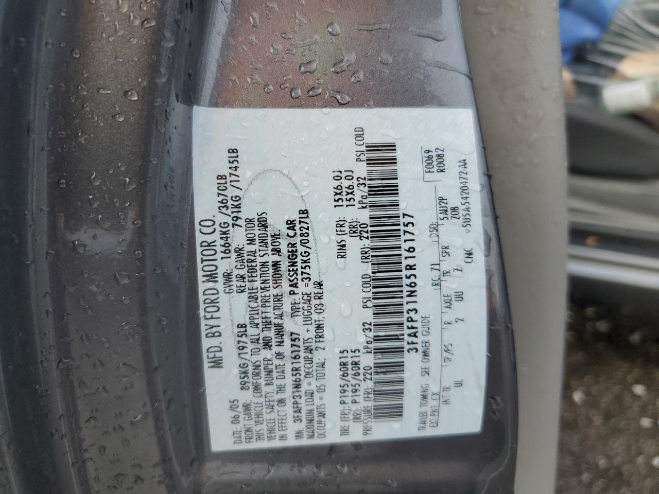 2005 Ford Focus - Image 14