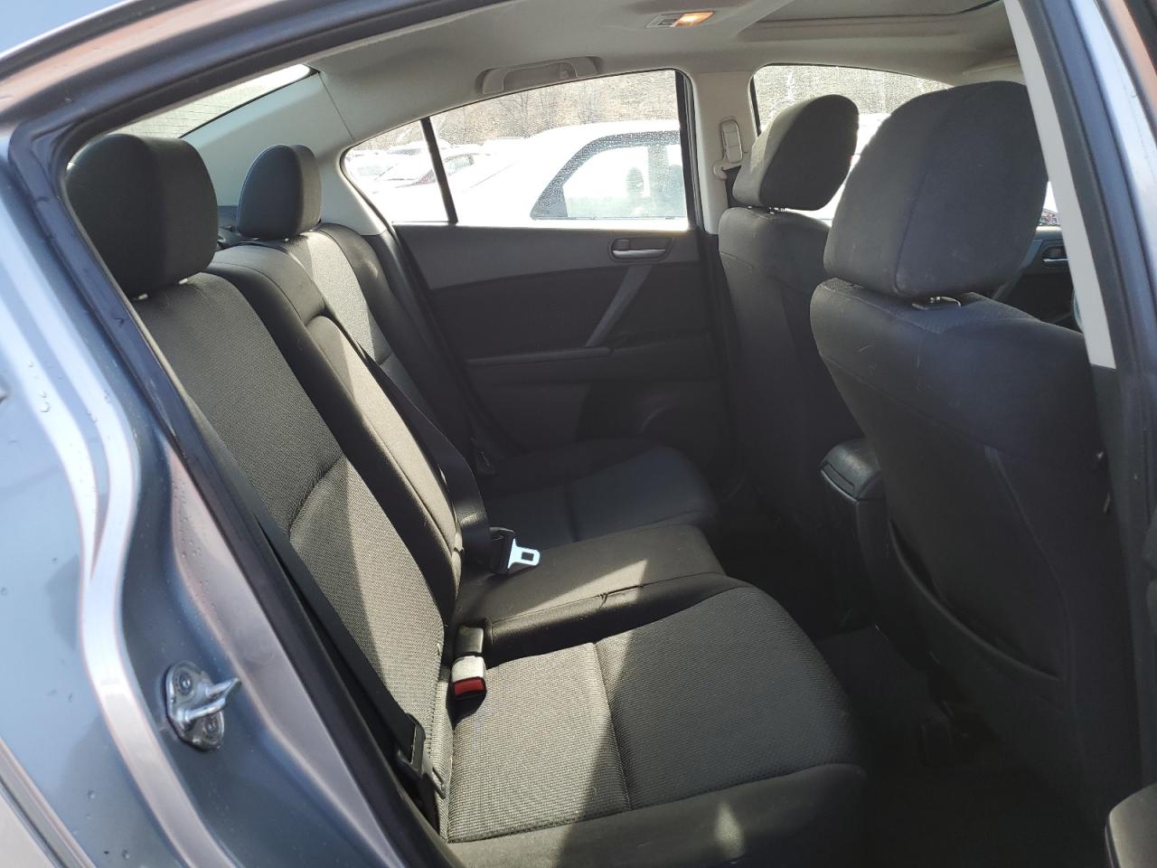 2011 Mazda 3 - Image 10