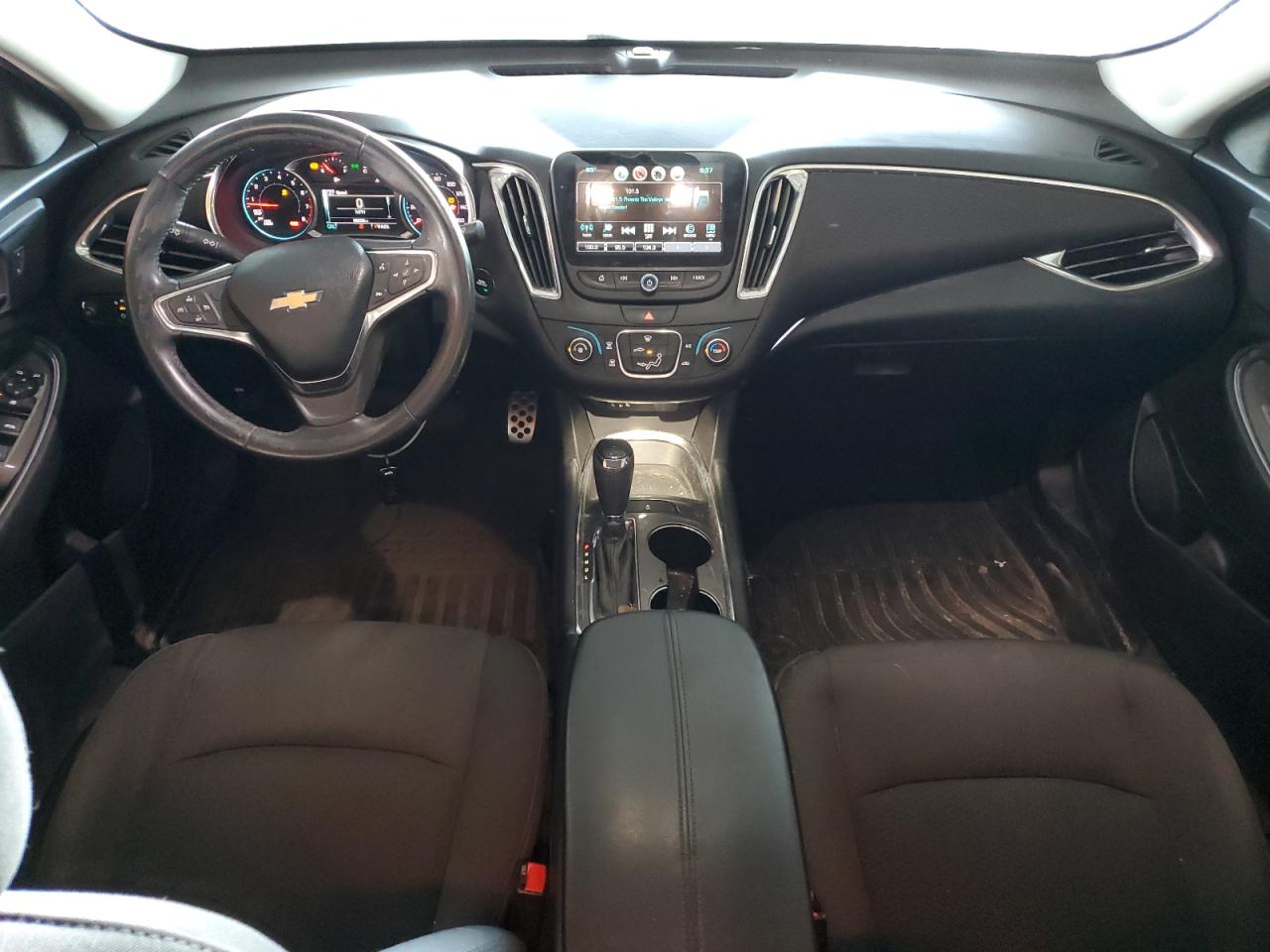 2017 Chevrolet Malibu - Image 8