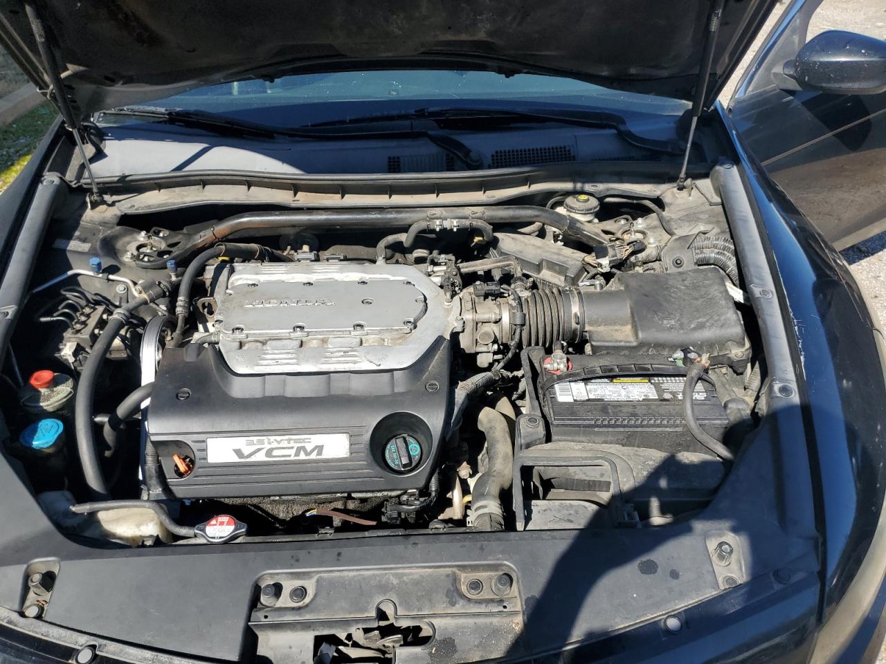2009 Honda Accord - Image 11