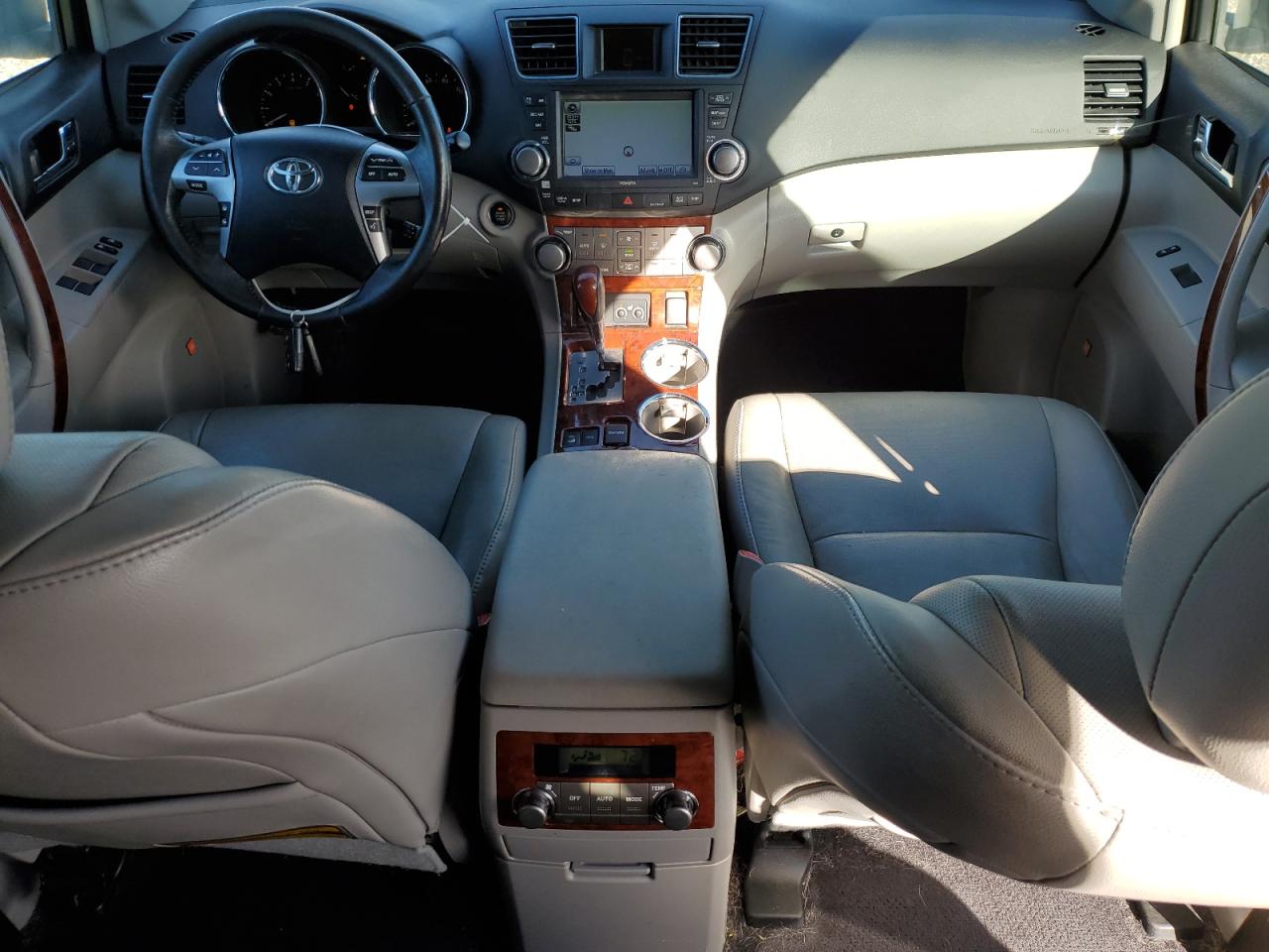 2011 Toyota Highlander - Image 8