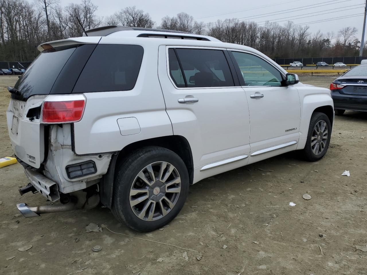 2017 GMC Terrain - Image 3