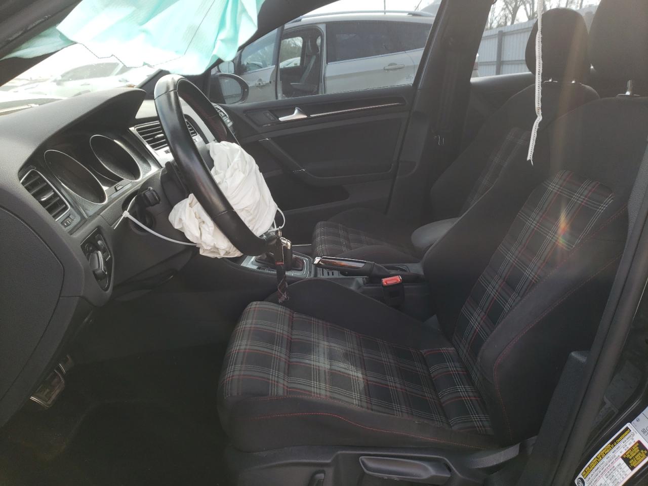 2017 Volkswagen GTI - Image 7