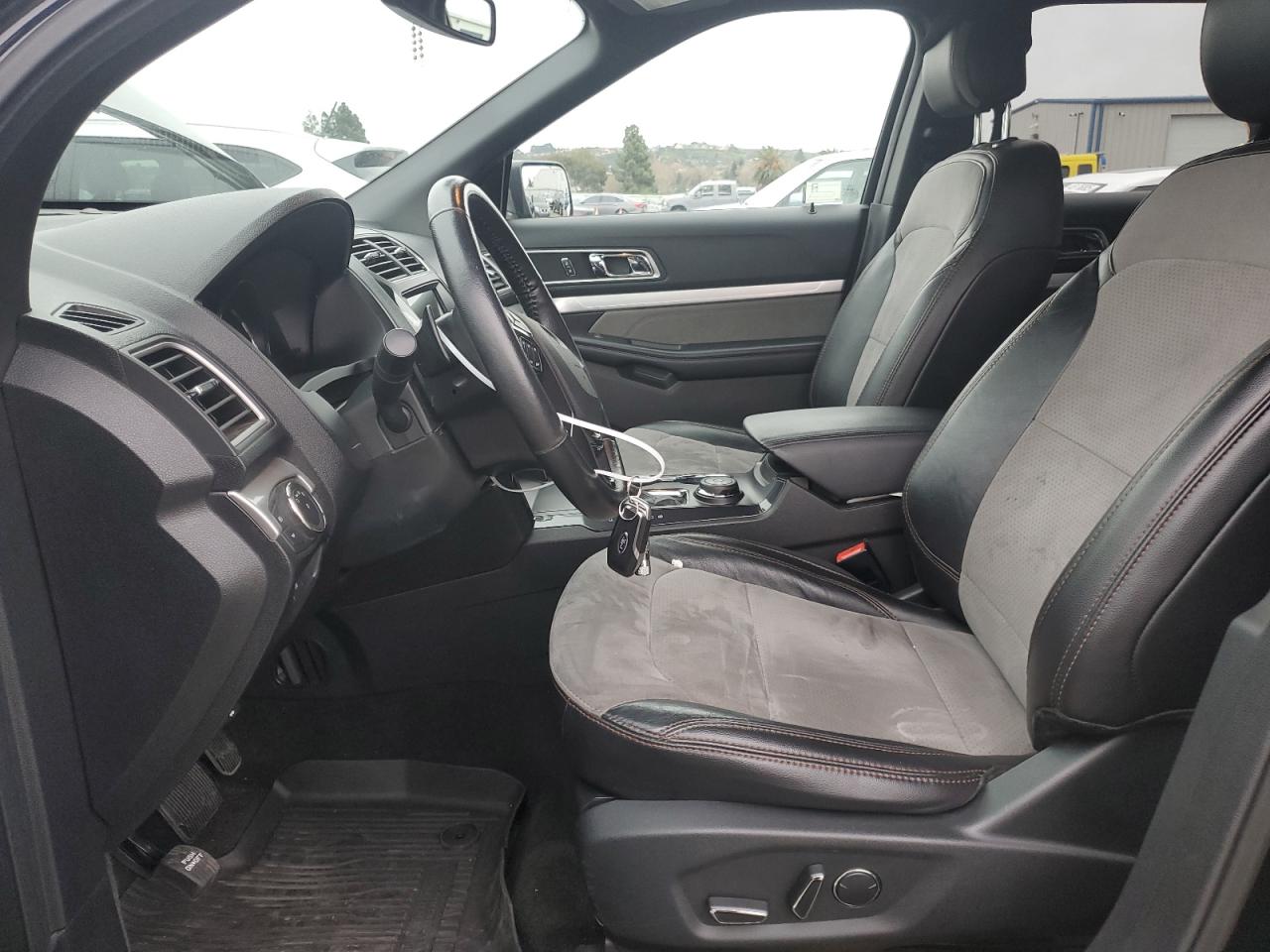 2017 Ford Explorer - Image 7