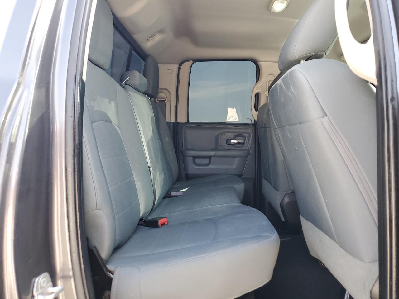 2016 RAM 1500 - Image 10