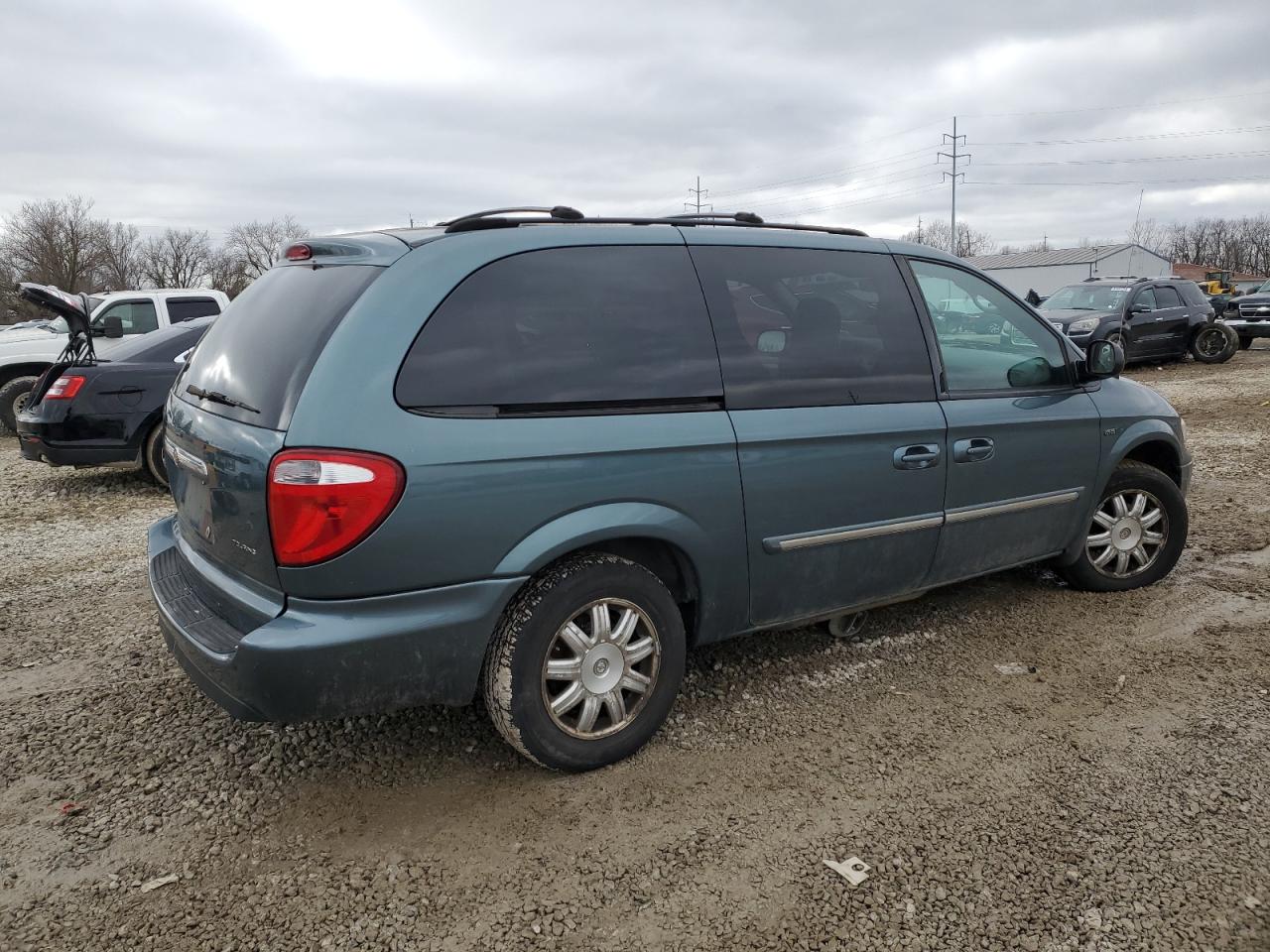2007 Chrysler Town & Country - Image 3
