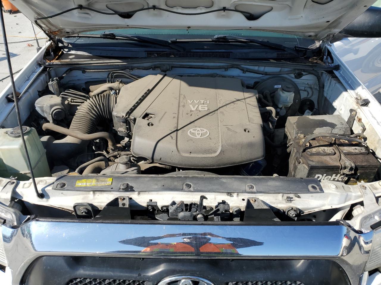 2013 Toyota Tacoma - Image 11