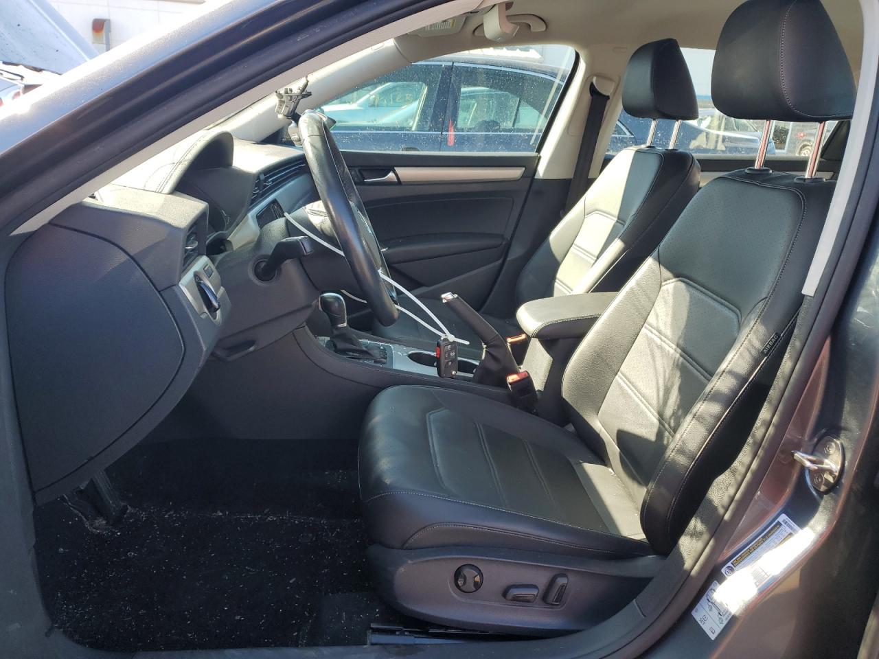 2020 Volkswagen Passat - Image 7