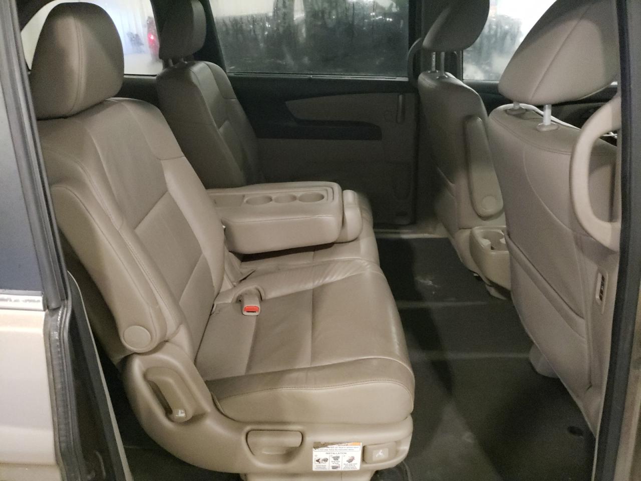 2012 Honda Odyssey - Image 11