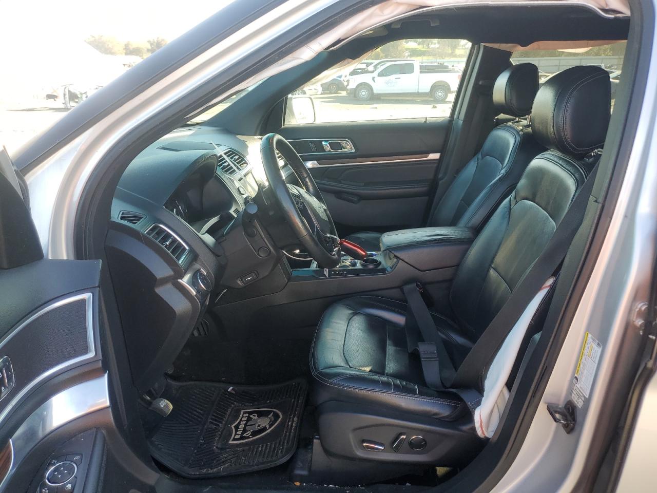 2016 Ford Explorer - Image 7