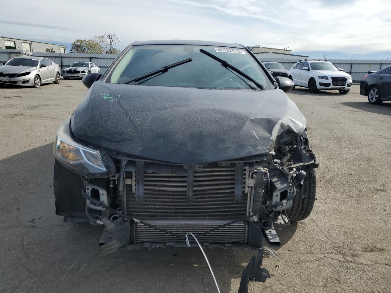 2018 Chevrolet Cruze - Image 5