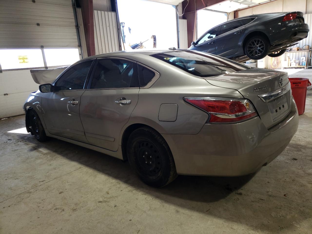 2015 Nissan Altima - Image 2