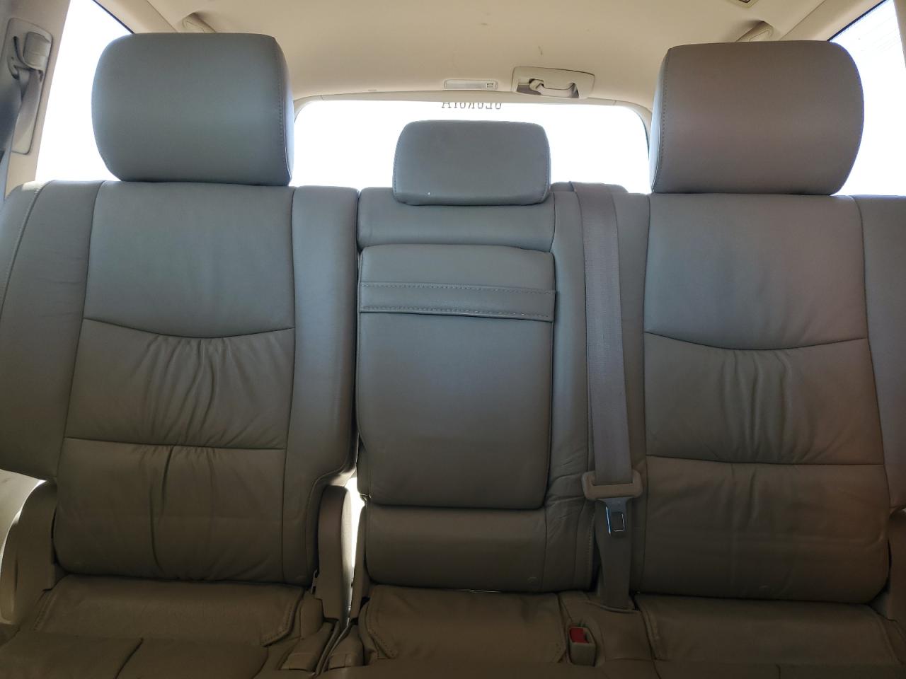 2005 Lexus GX - Image 10