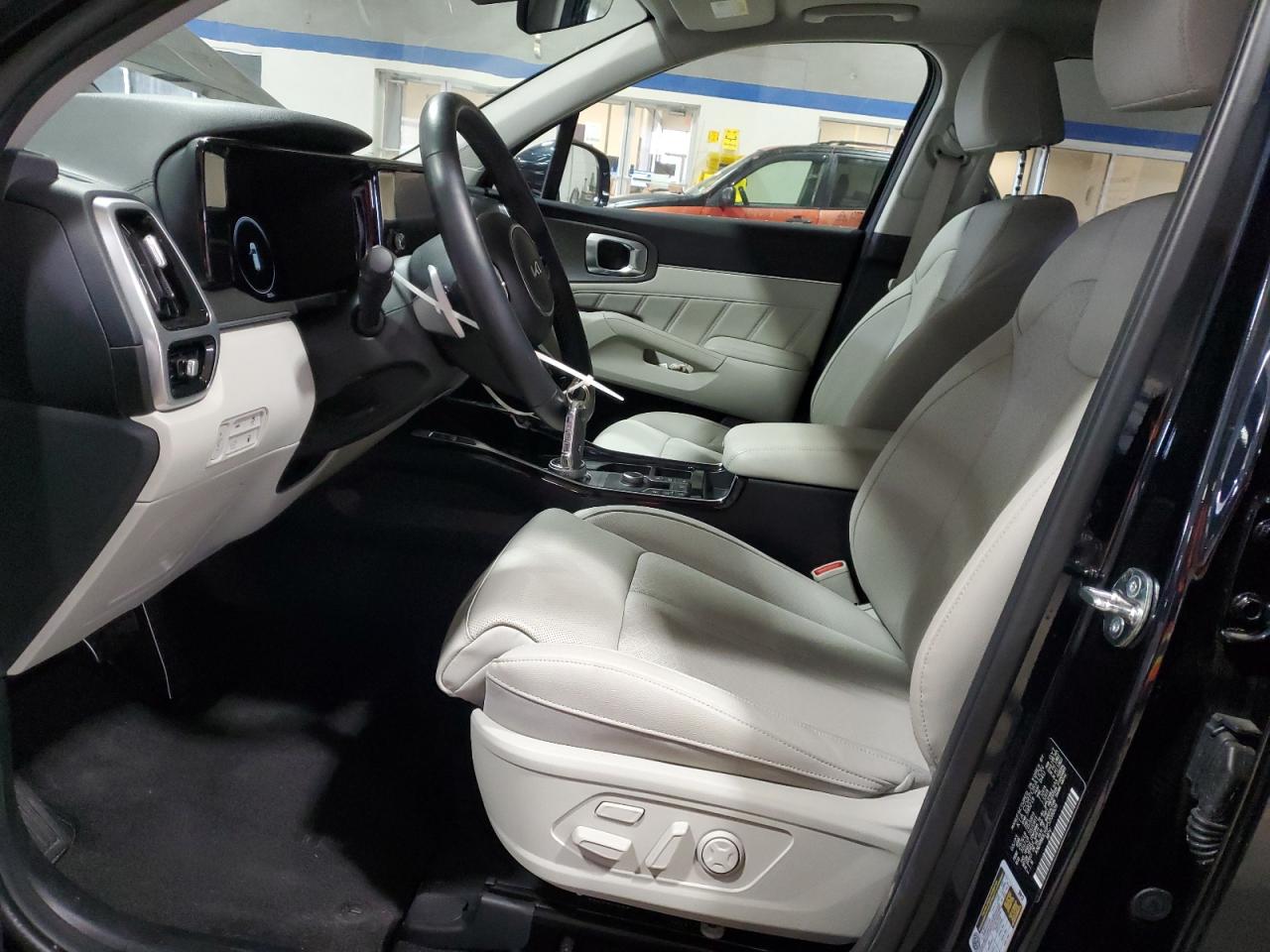 2023 Kia Sorento - Image 7