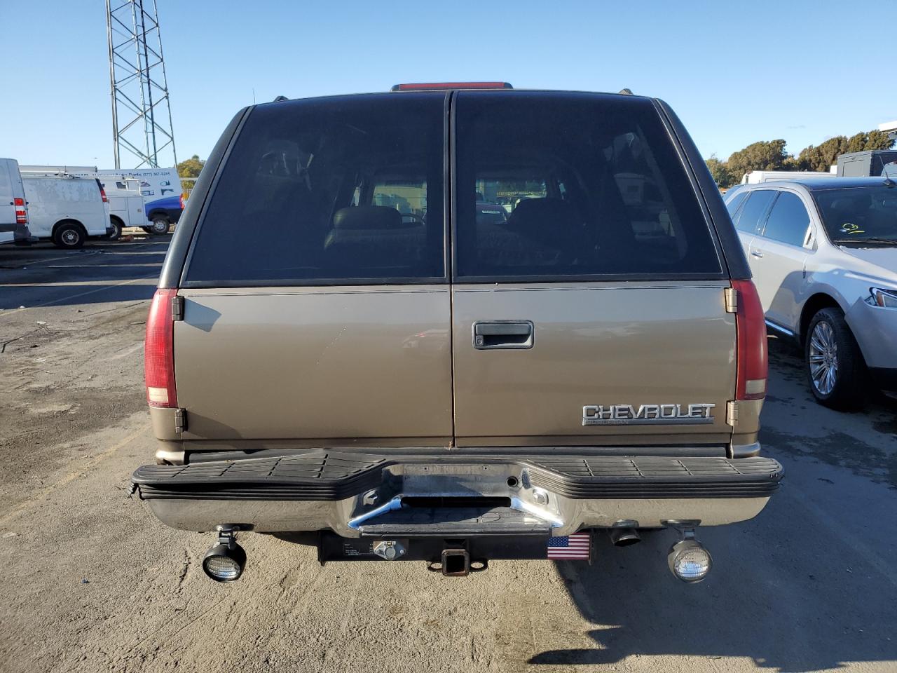 1996 Chevrolet Suburban K2500 VIN: 3GNGK26JXTG107228 Lot: 44741195