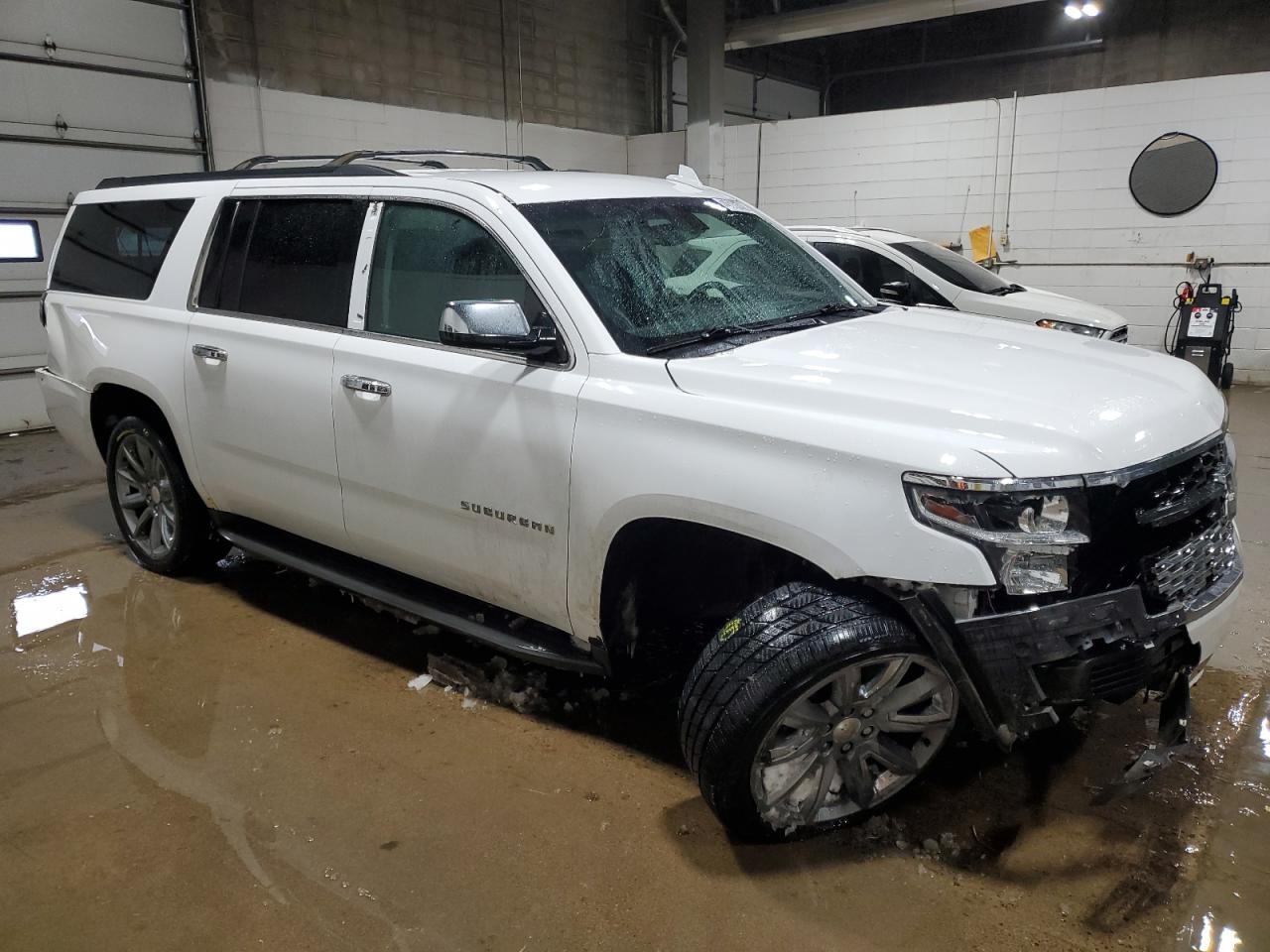 2016 Chevrolet Suburban - Image 4