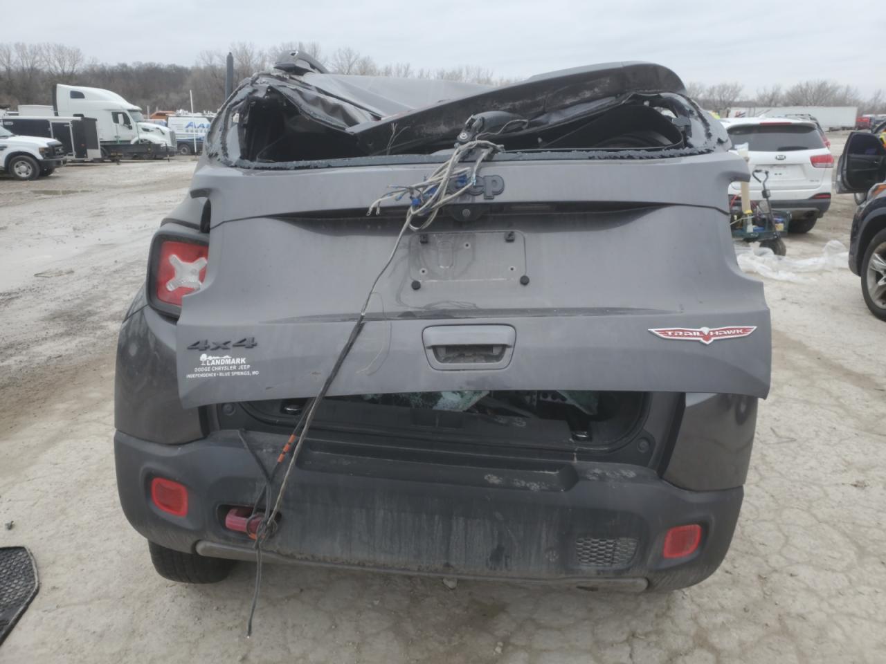 2020 Jeep Renegade - Image 6