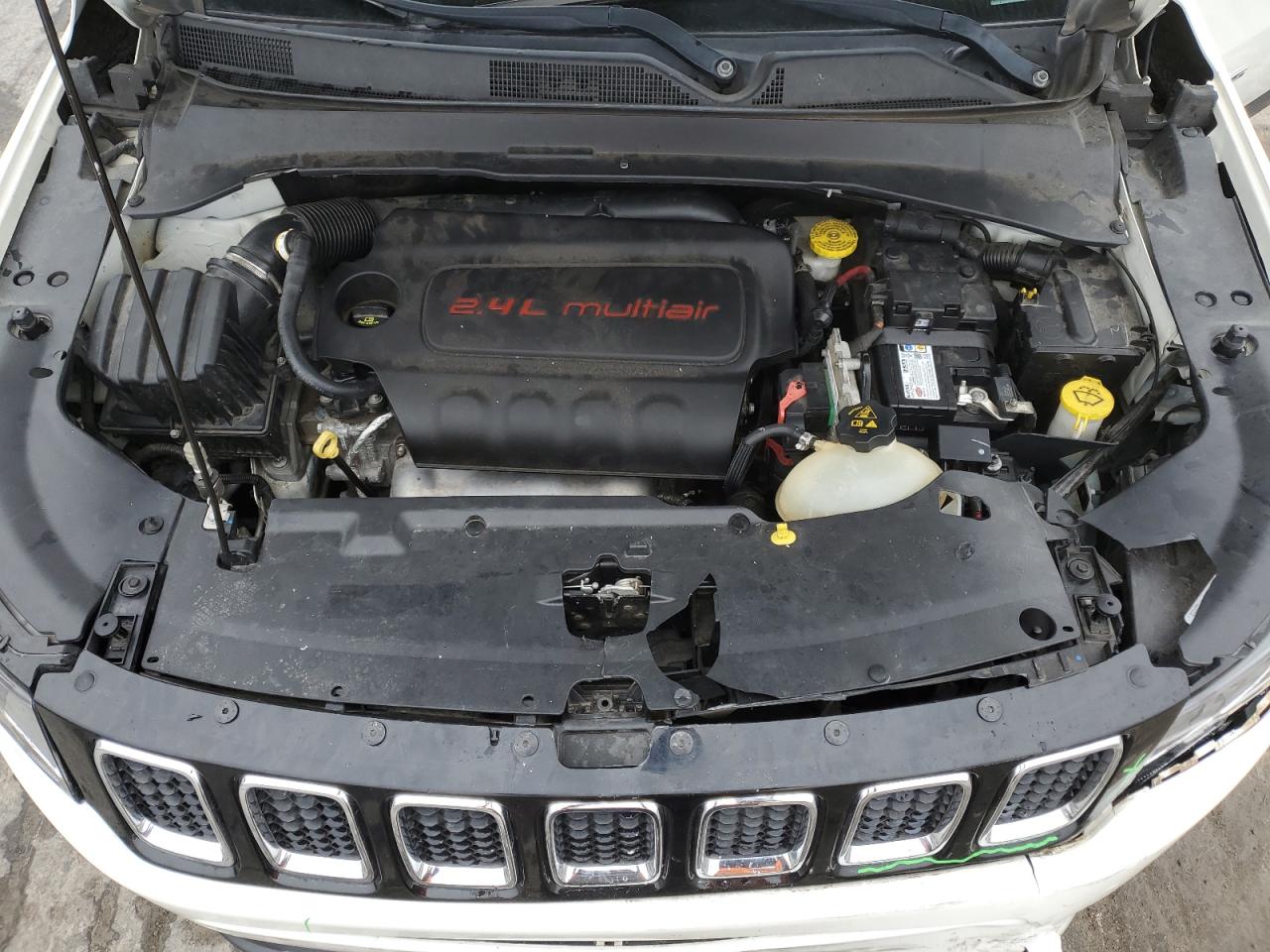 2018 Jeep Compass - Image 13