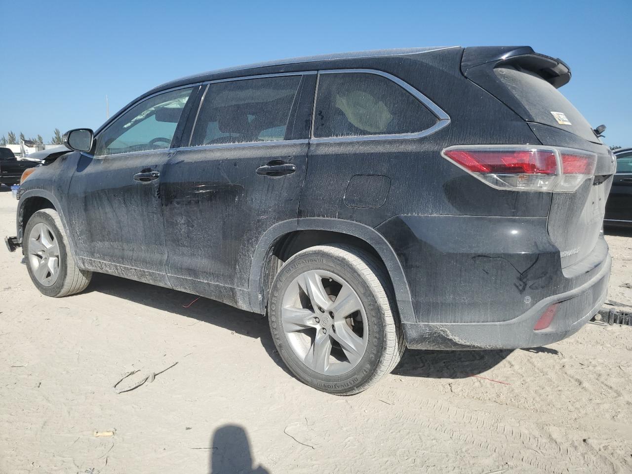 2015 Toyota Highlander - Image 2