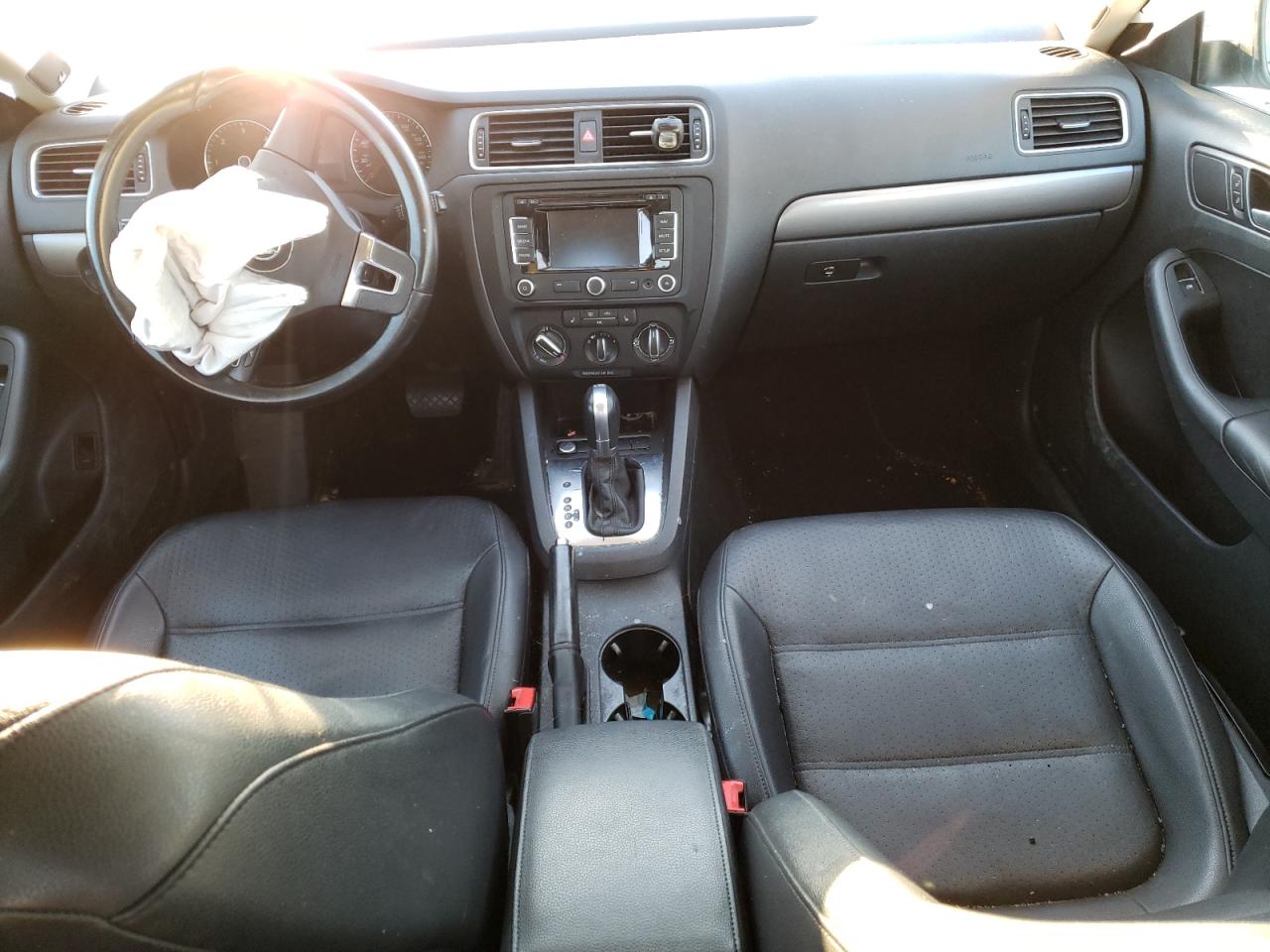2014 Volkswagen Jetta - Image 8
