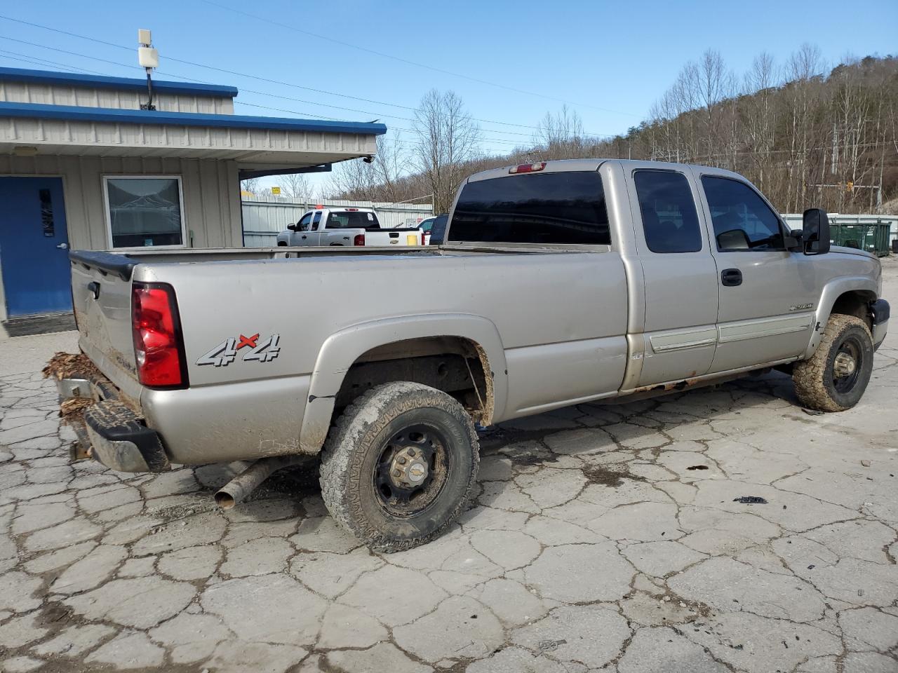 2004 Chevrolet Silverado - Image 3