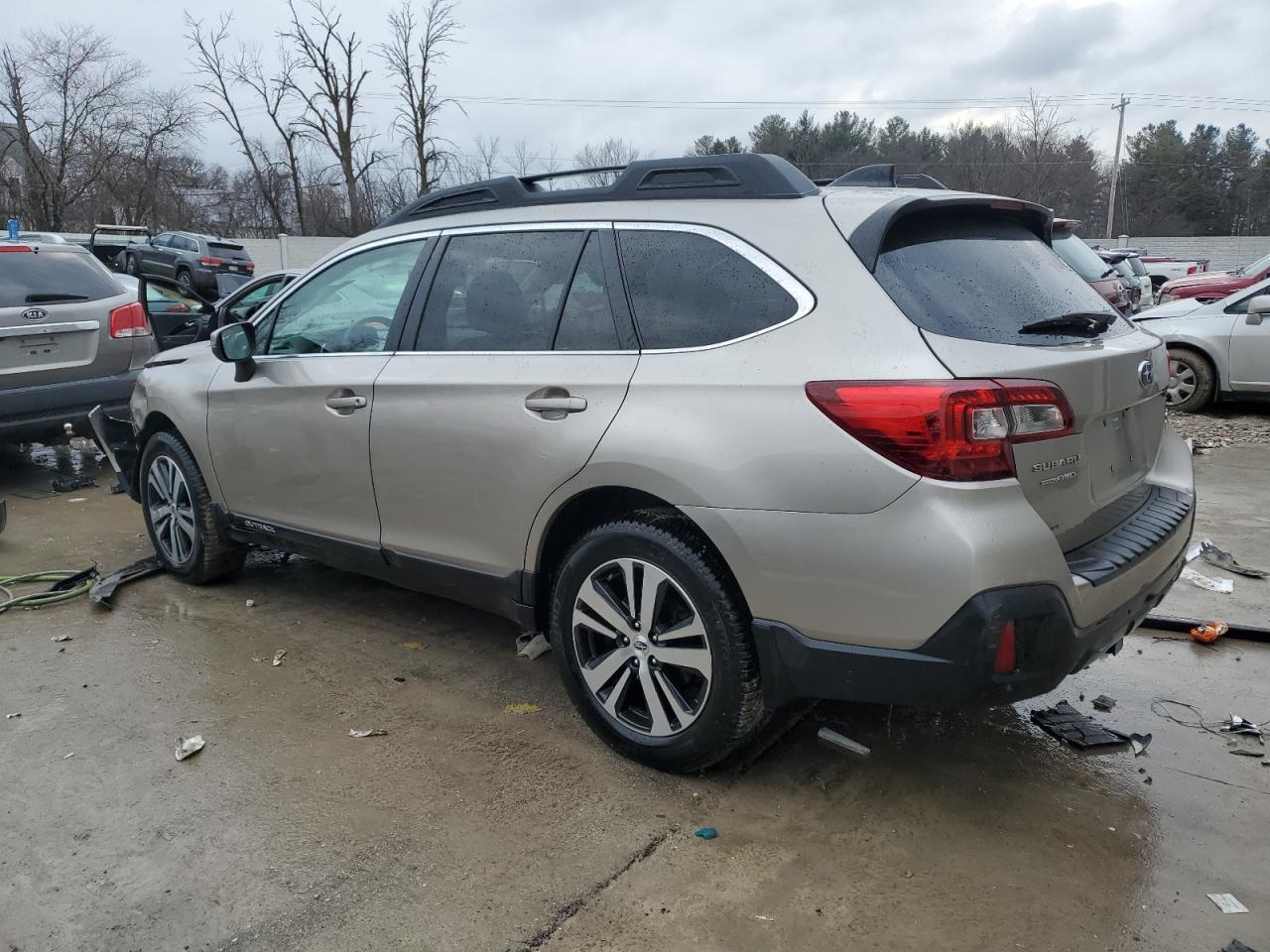 2018 Subaru Outback - Image 2