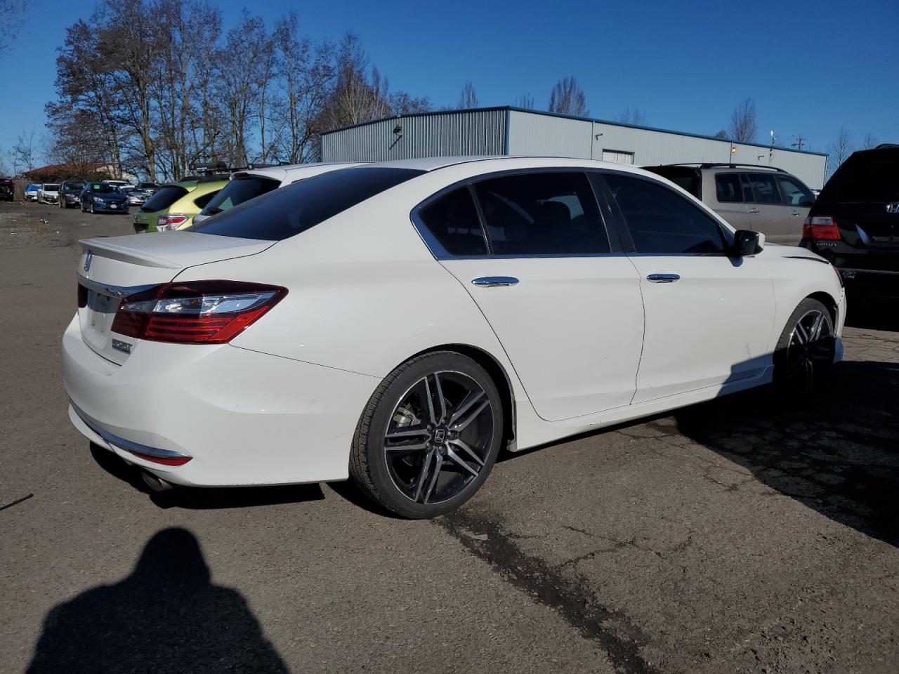 1HGCR2F11HA152858 HONDA ACCORD 2017