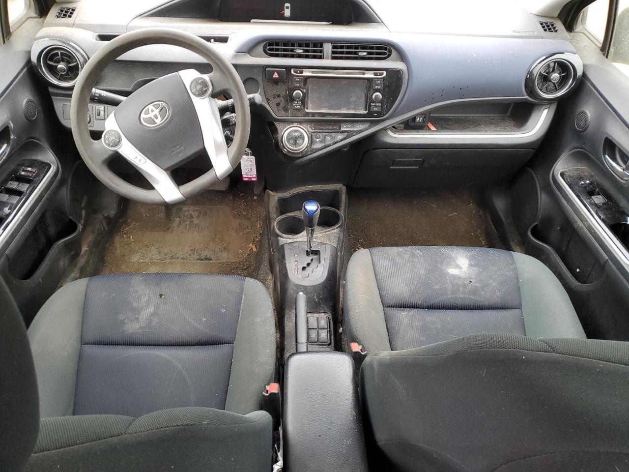 2016 Toyota Prius - Image 8