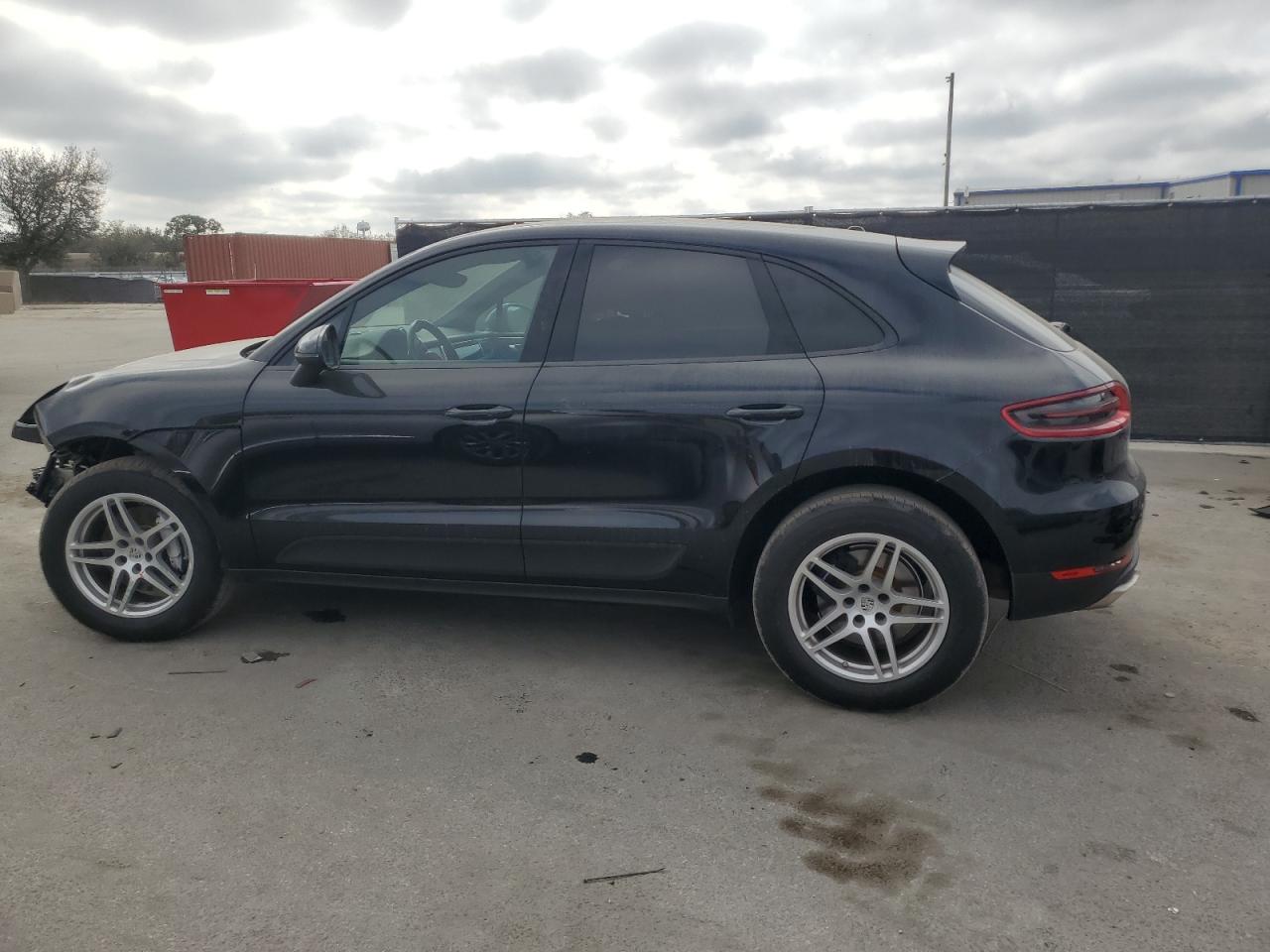 2018 Porsche Macan - Image 2