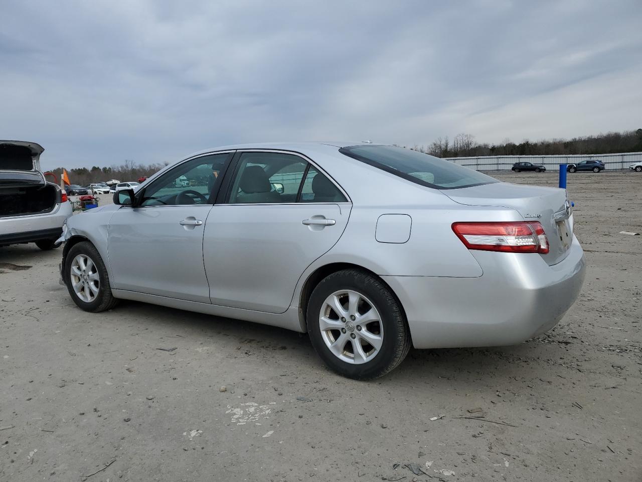 2011 Toyota Camry - Image 2