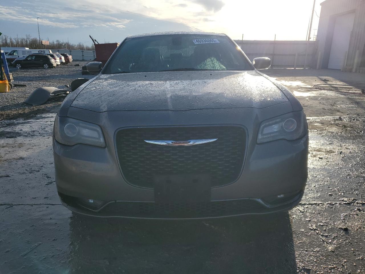 2018 Chrysler 300 - Image 5
