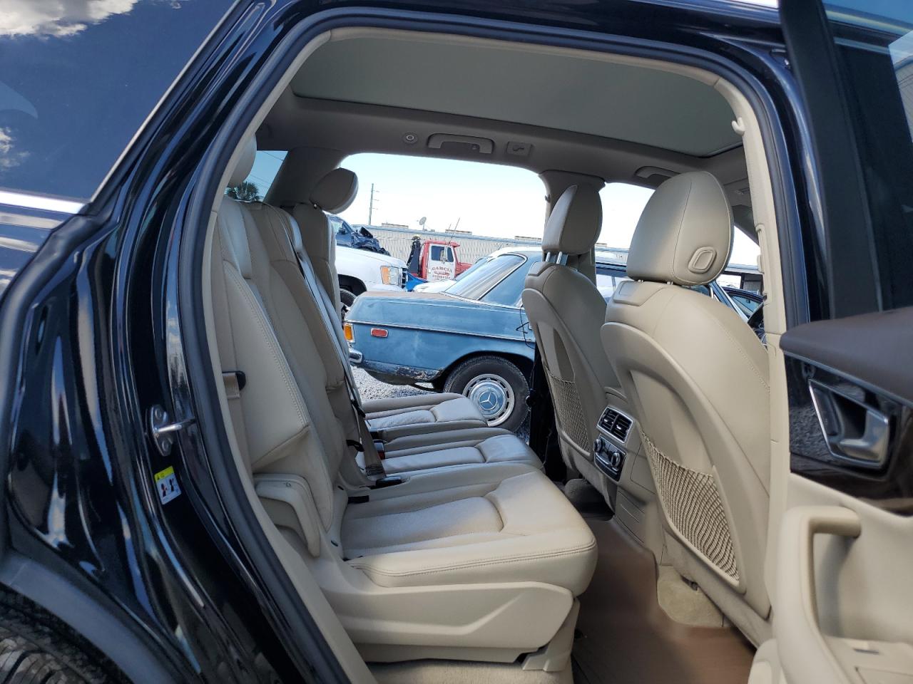 2017 Audi Q7 - Image 11