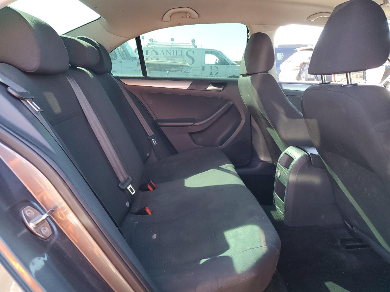 2015 Volkswagen Jetta - Image 10