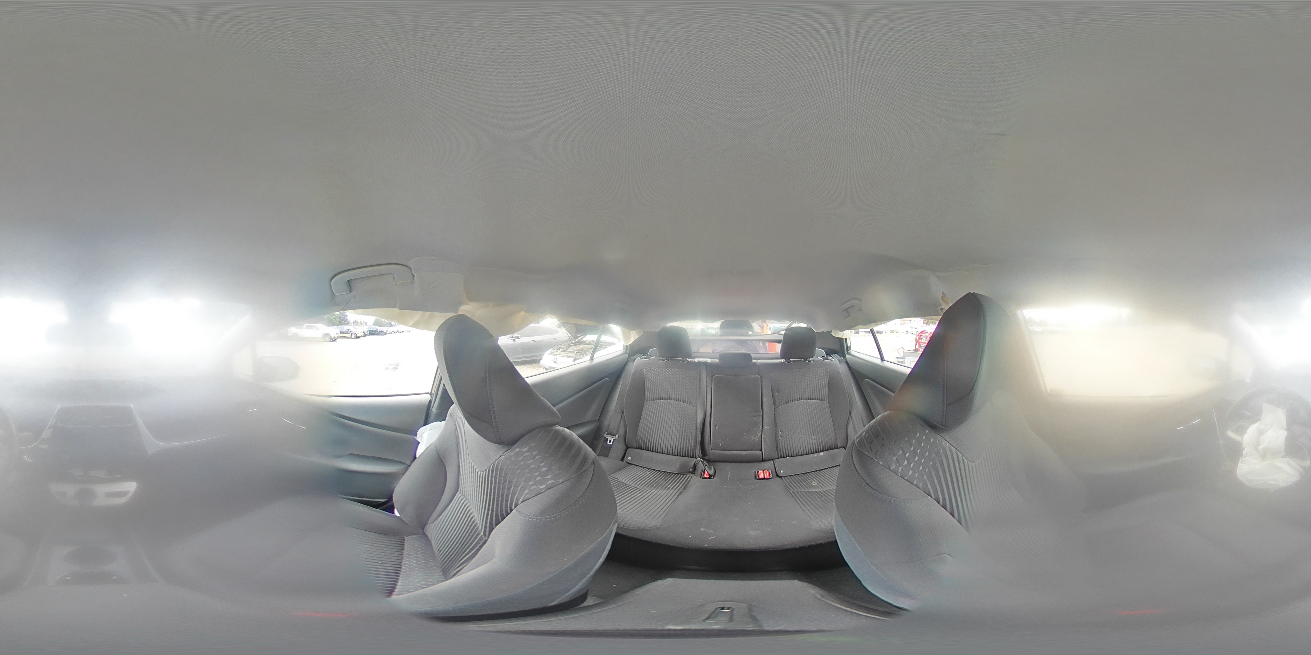 2018 Toyota Prius - Image 12