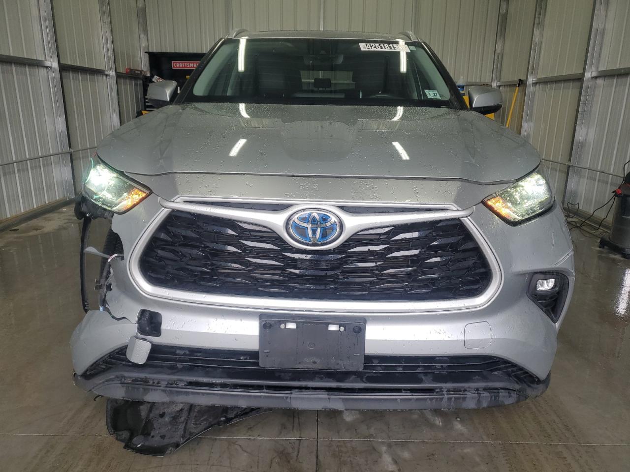 2022 Toyota Highlander - Image 5